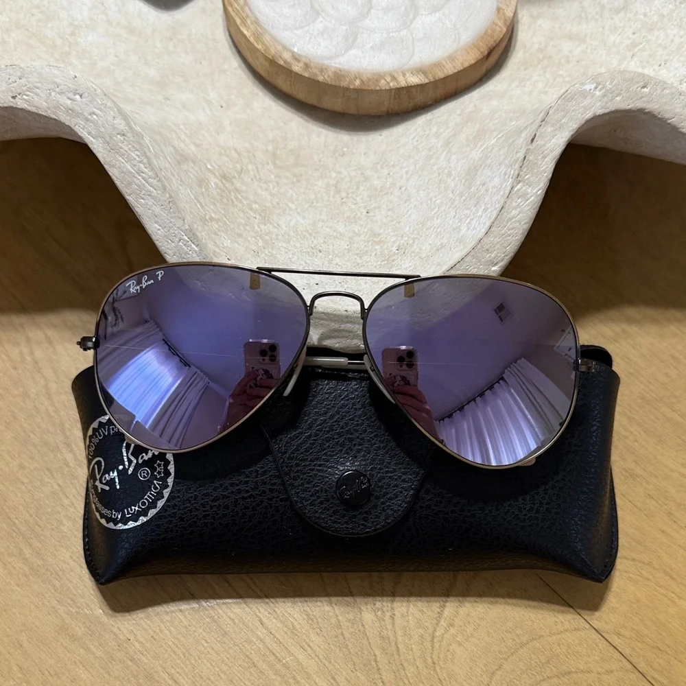 Ray-Ban Aviator Sunglasses with Silver Lenses and Black Case - Picture 1 of 5